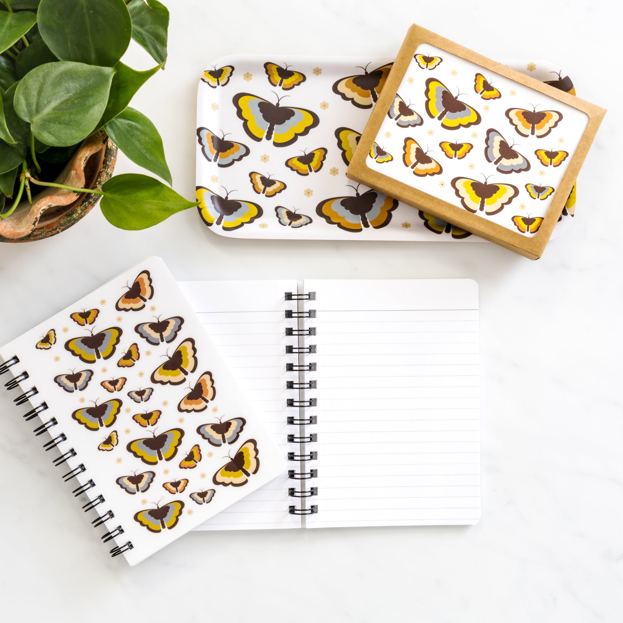 Butterfly Note Card Set | 70s Boho | 8 cards and envelopes with retro butterfly design on white background.
